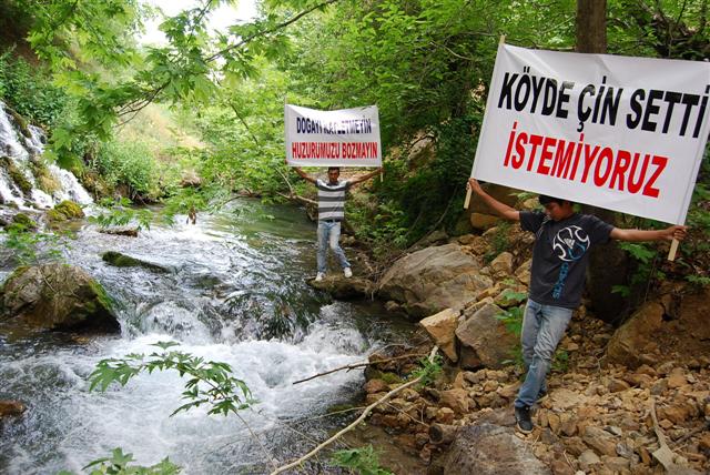 03-07-2011-koylulerin-hidroelektrik-santrali-protestosu-