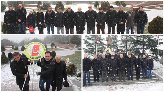Gazeteciler Gününde Atatürk anıtına