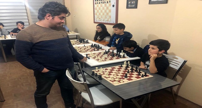 Satranç Ustası Haznedaroğlu, Gençlere Eğitim Verdi