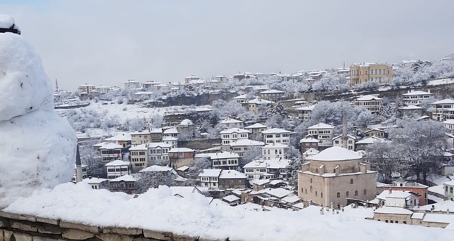 Kar Yağdı, 221 köy yolu ulaşıma kapandı