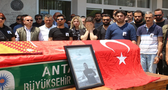 Öldürülen Arkeolok Türk Bayrağı ve Galatasaray Formasına sarılı, gözyaşları İçinde Safranbolu’ya Getirildi