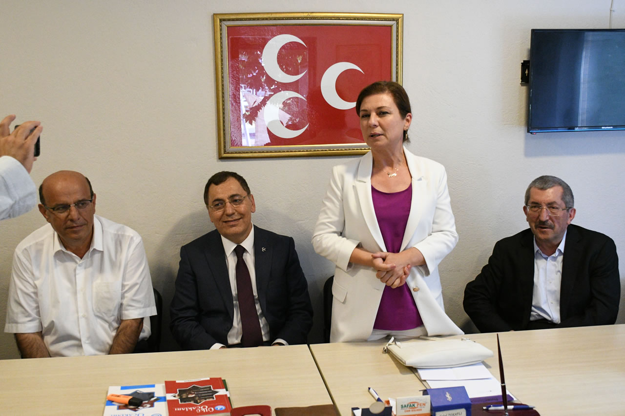 Vergili’nin MHP De ki Bayramlaşmasına CHP Li Köse ve İl Başkanı da Katıldı