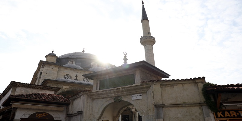 Sadrazam İzzet Mehmet Paşa’nın yaptırdığı 2 asırlık eserler ihtişamını koruyor
