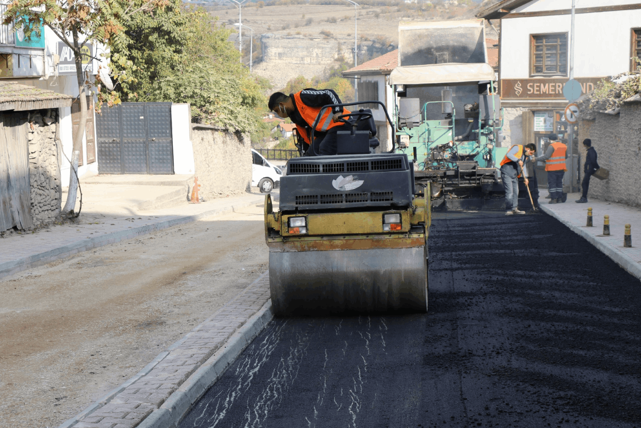 Safranbolu Belediyesi 24 bin ton sıcak asfalt serdi