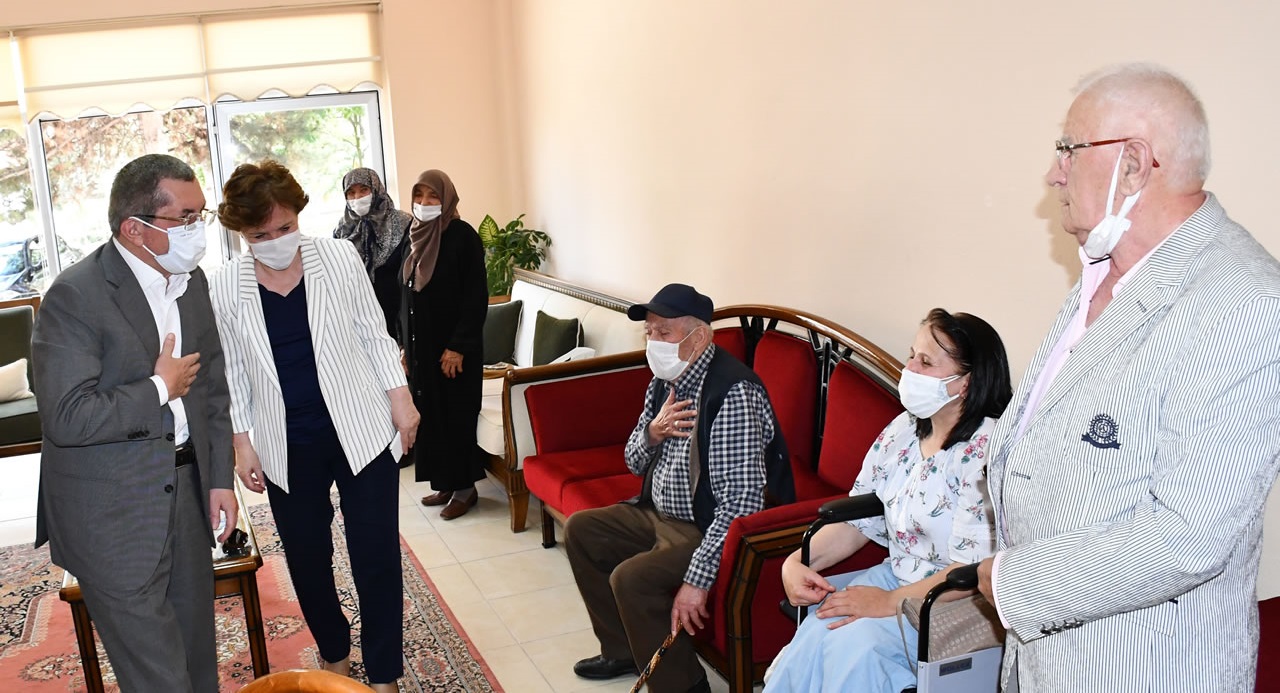 Başkan Vergili’den Yaşlı Bakım ve Dinlenme Merkezi’ndeki Yaşlılara Ziyaret