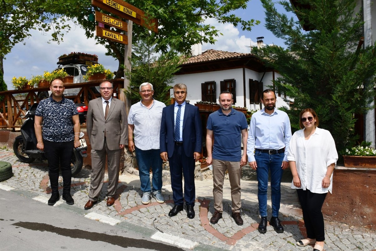 Vali Fuat Gürel, Safranbolu Turizm İşletmecileri Derneği Üyeleri İle Bir Araya Geldi.