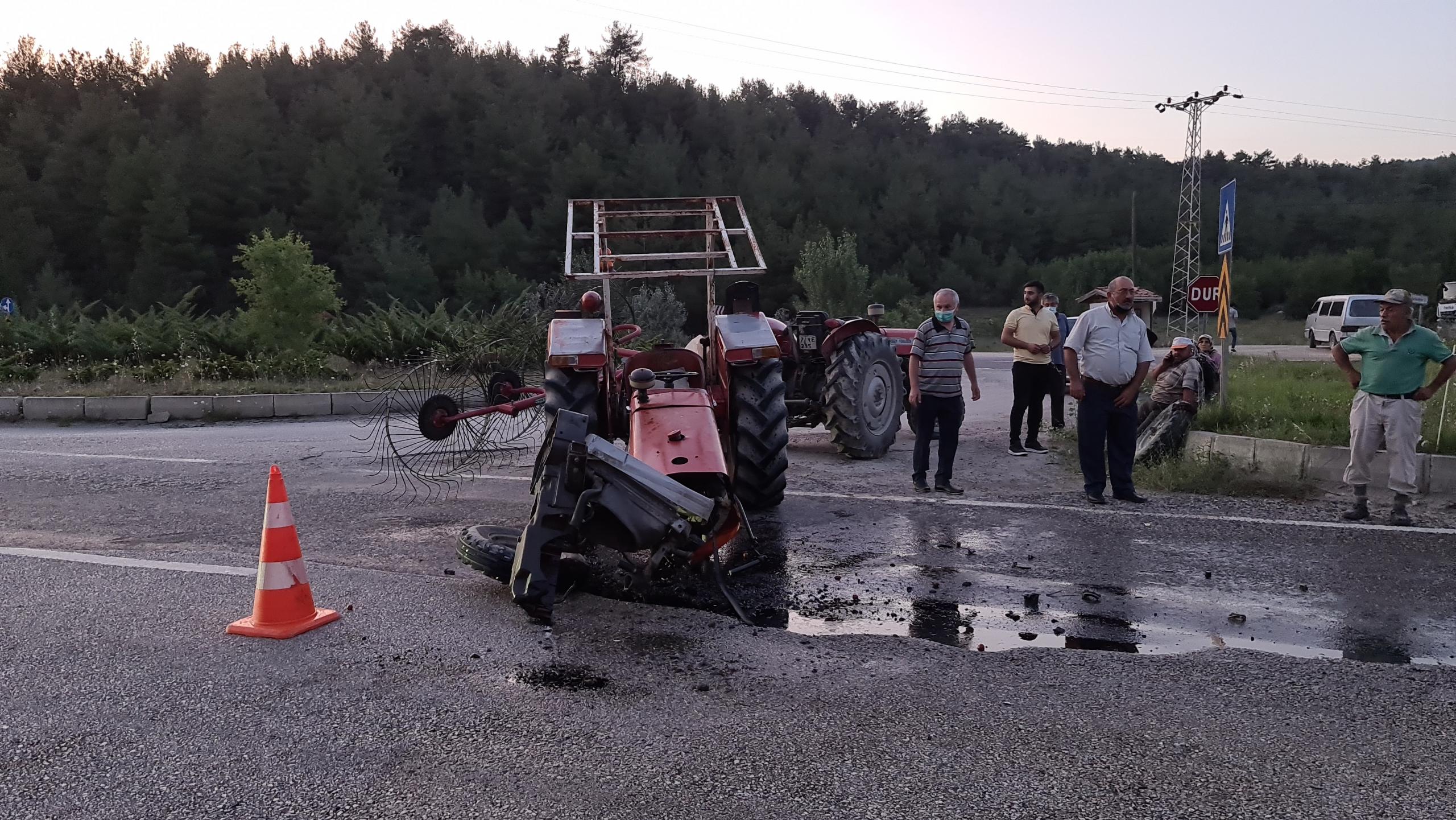 Kavşağa dönüş yapan traktöre çarptı.. İki   yaralı