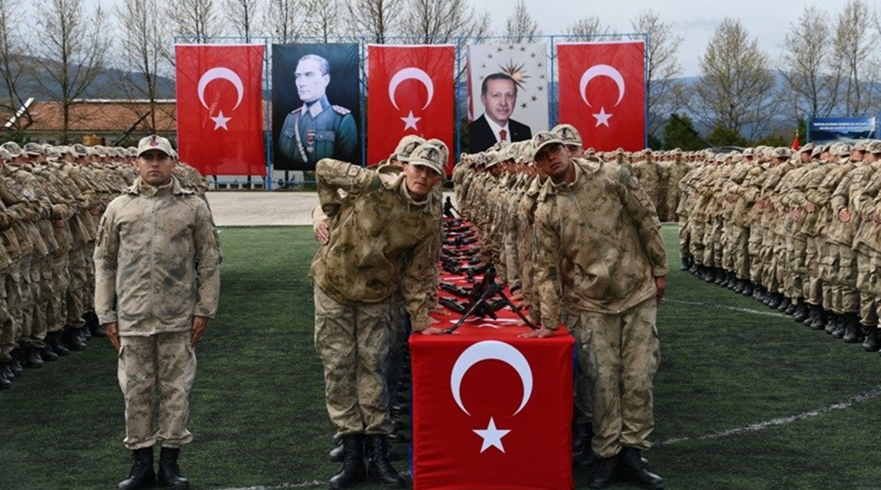 Safranbolu Jandarma Komando Eğitim Merkezinde 4.Dönem eğitimlerini tamamlayan 1980 bedelli