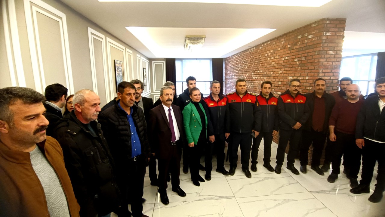 Depremin 6. Gününde 15 Yaşındaki Esmanur’u Enkazdan Canlı Çıkaran Safranbolu