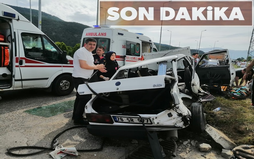 Safran Park Önünde Yaralamalı Trafik Kazası Meydana Geldi. 4 kişinin