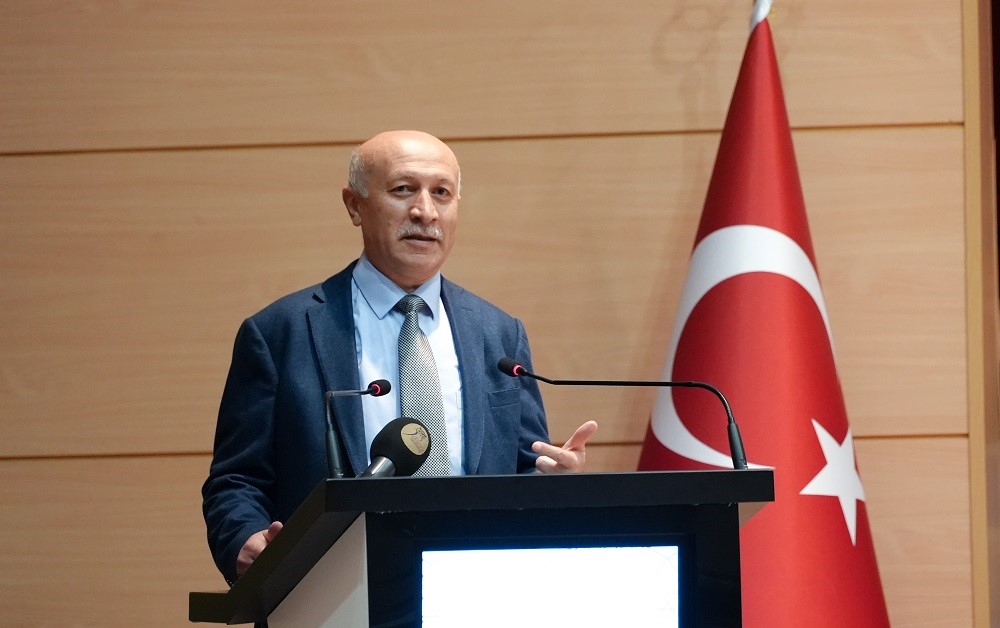Karabük Üniversitesi Sağlık Bilimleri Fakültesi, meslek yaşamlarına başlamaya hazırlanan öğrenciler