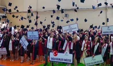Karabük Üniversitesi 2022-2023 Eğitim-Öğretim Yılı Mezunlarını Veriyor