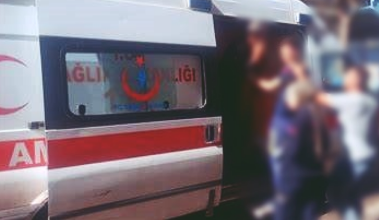 KARABÜK’TE BIÇAKLI SOPALI KAVGA