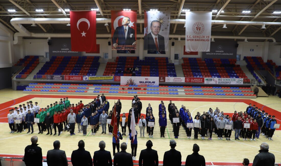 13-16 Ocak tarihleri arasında Karabük’te düzenlenen Okul Sporları Gençler Hentbol