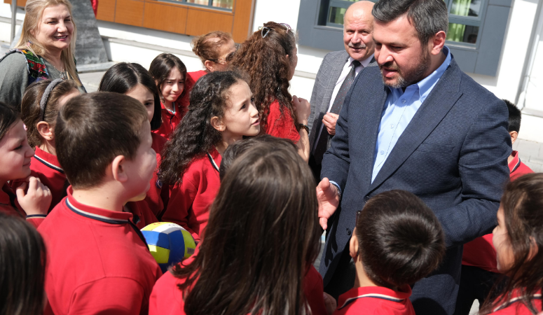   Karabük Belediye Başkanı Özkan Çetinkaya, Şehit Metin Arslan İlkokulu’nu