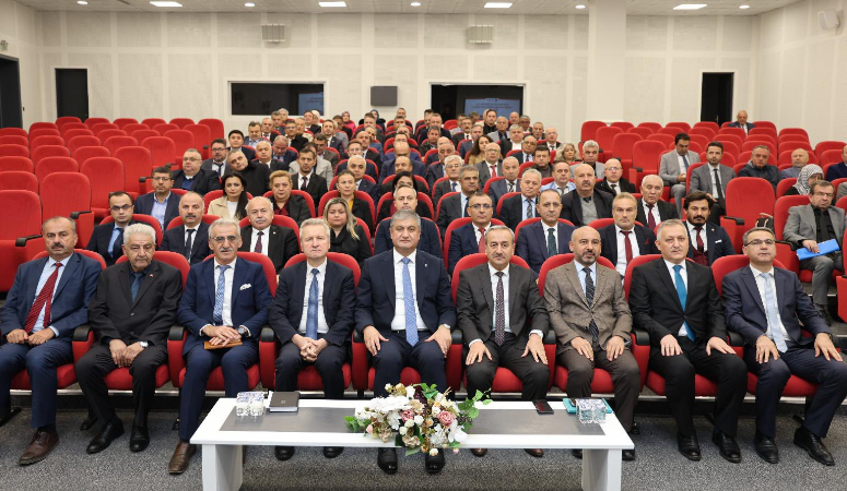 2025–2026 Eğitim Öğretim Yılı Eğitim Kurumu Müdürler Kurulu Toplantısı Yapıldı. Vali  Mustafa Yavuz başkanlığında; 2025–2026 Eğitim Öğretim Yılı Eğitim Kurumu