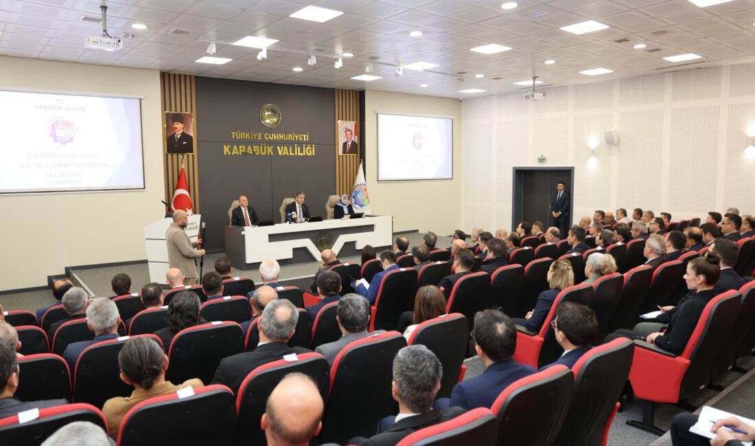 İl Koordinasyon Kurulu’nun 2025 Yılı 3. Dönem Toplantısı Gerçekleştirildi Kamu kurumlarının yatırımlarını izlemek, çalışmaları koordine etmek ve il düzeyindeki