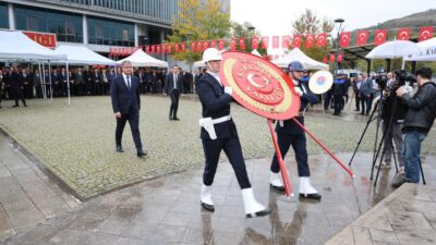 29 Ekim Cumhuriyet Bayramı’mızın 102.Yıl Kutlamaları Valiliğimiz Atatürk Anıtı’nda düzenlenen