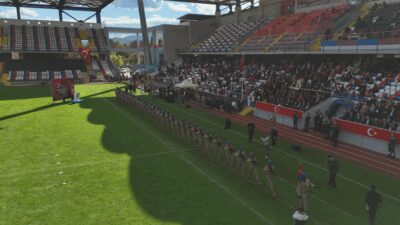 Cumhuriyet Kenti Karabük'te, Onca Duyuruya Onca Emeğe,Hazırlığa Rağmen Vatandaşların Stadyuma