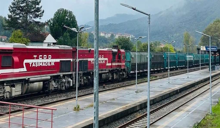 Kapanan Karabük-Zonguldak Tren Hattı Açıldı .. ANCAK YÜK TRENLERİ ÇALIŞIYOR - YOLCU TRENLERİ HENÜZ BAŞLAMADI