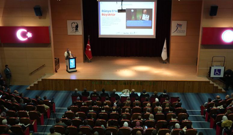 KBÜ’de Akademik Yıl Açılışı: İlk Ders “Küresel Devlet Terörü – Gazze” Oldu Karabük Üniversitesi 2025–2026 Akademik Yılı, Doç. Dr. Mustafa Hulki Cevizoğlu’nun