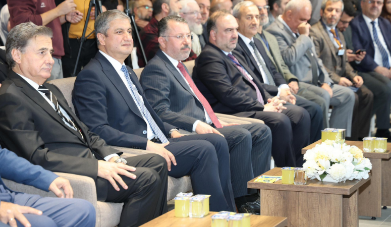 Üç Gün Sürecek “Ailede Ebeveyn, Temalı XV. Uluslararası Din Görevlileri Sempozyumu ” Başladı Karabük Belediyesi ev sahipliğinde açılışı gerçekleştirilen “Ailede Ebeveyn” XV. Uluslararası